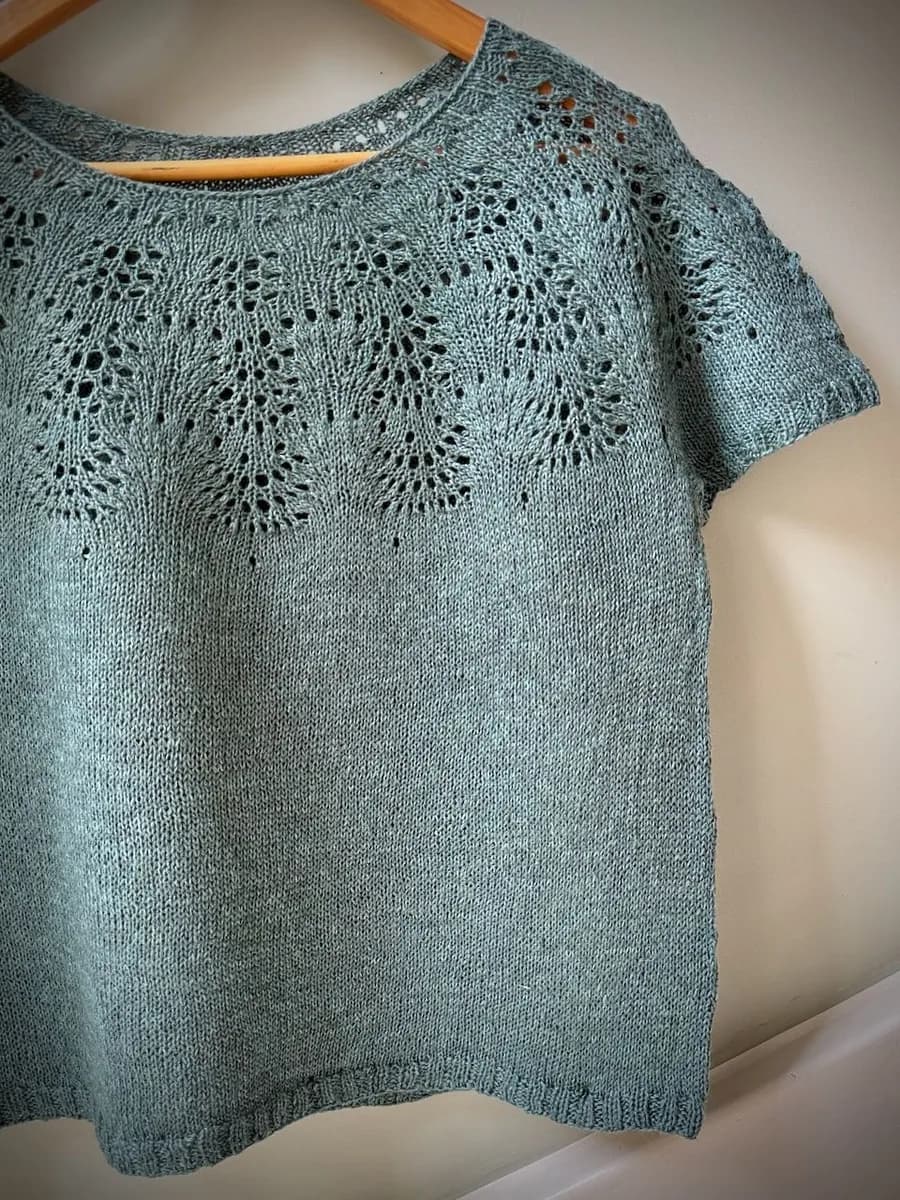 Sage Tee - lryna (loveknit.nl)