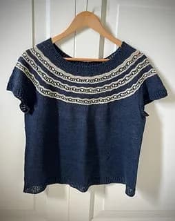 Dunas Tee - lryna (loveknit.nl)