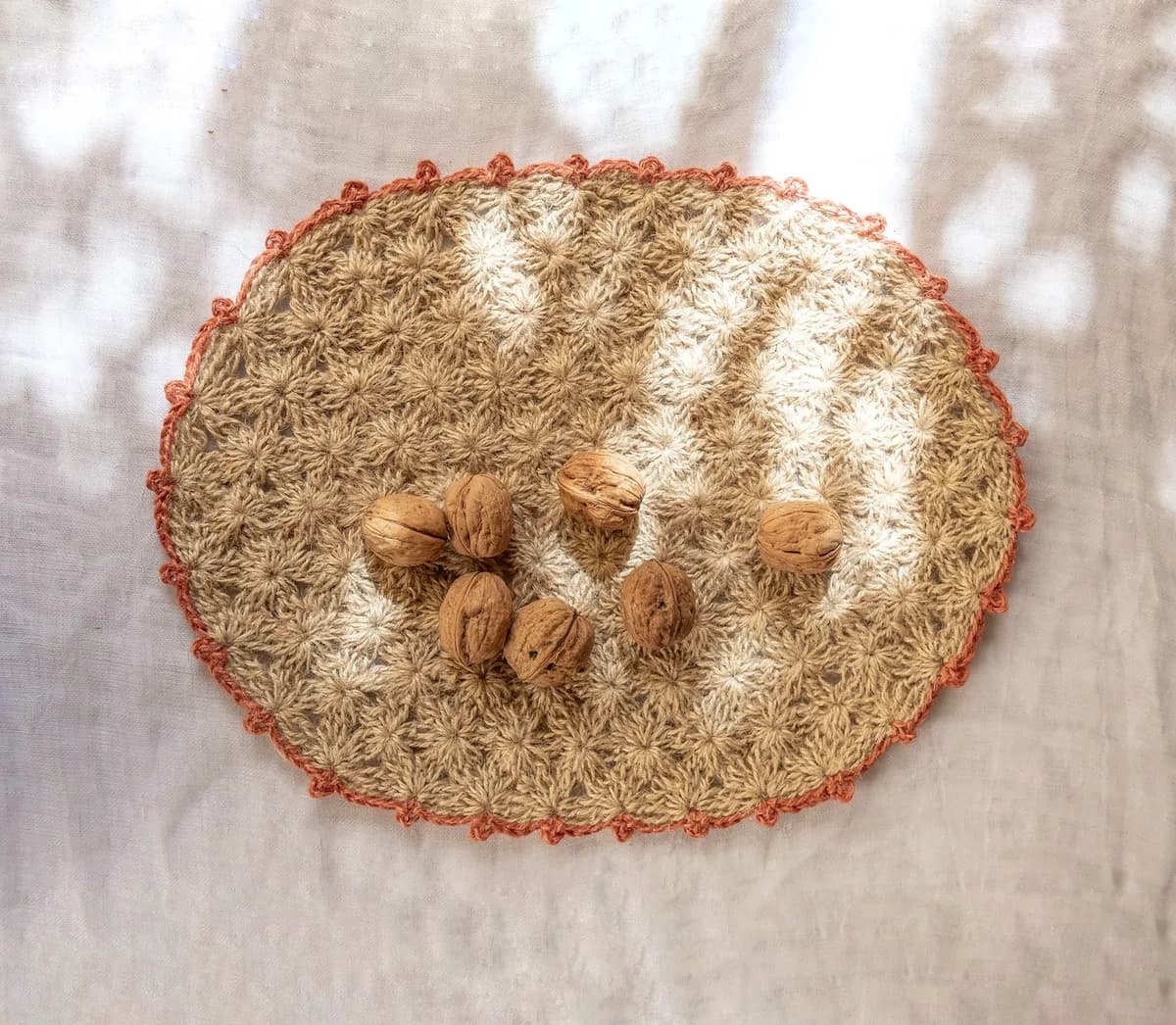 Yasemi Oval Placemat - PLEXTO